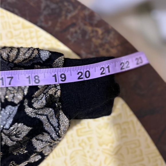 Vintage Elegant Black and Gold Crew Neck Sweater with Intricate Design - Picture 8 of 9